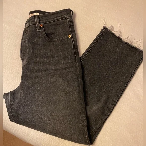 Levi’s Ribcage Straight - Picture 1 of 5